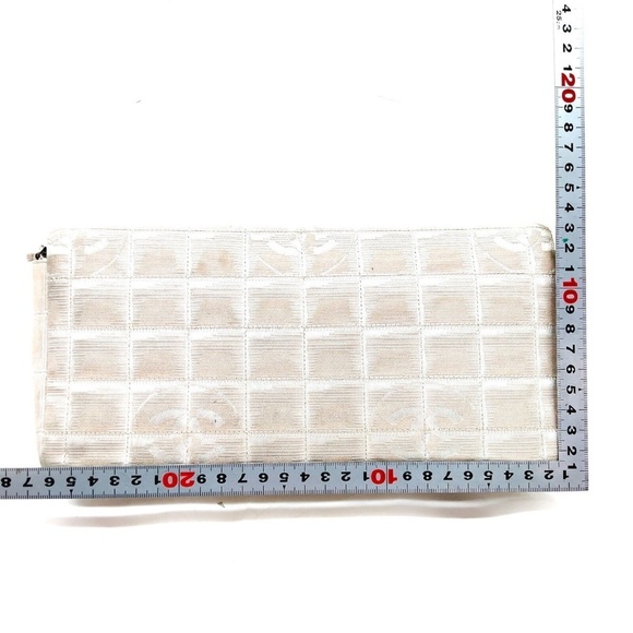 Chanel East West Canvas Shoulder Bag - Picture 2 of 16